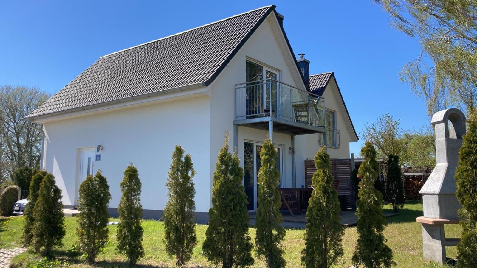 Boddenhus Loissin Villa Bagian luar foto