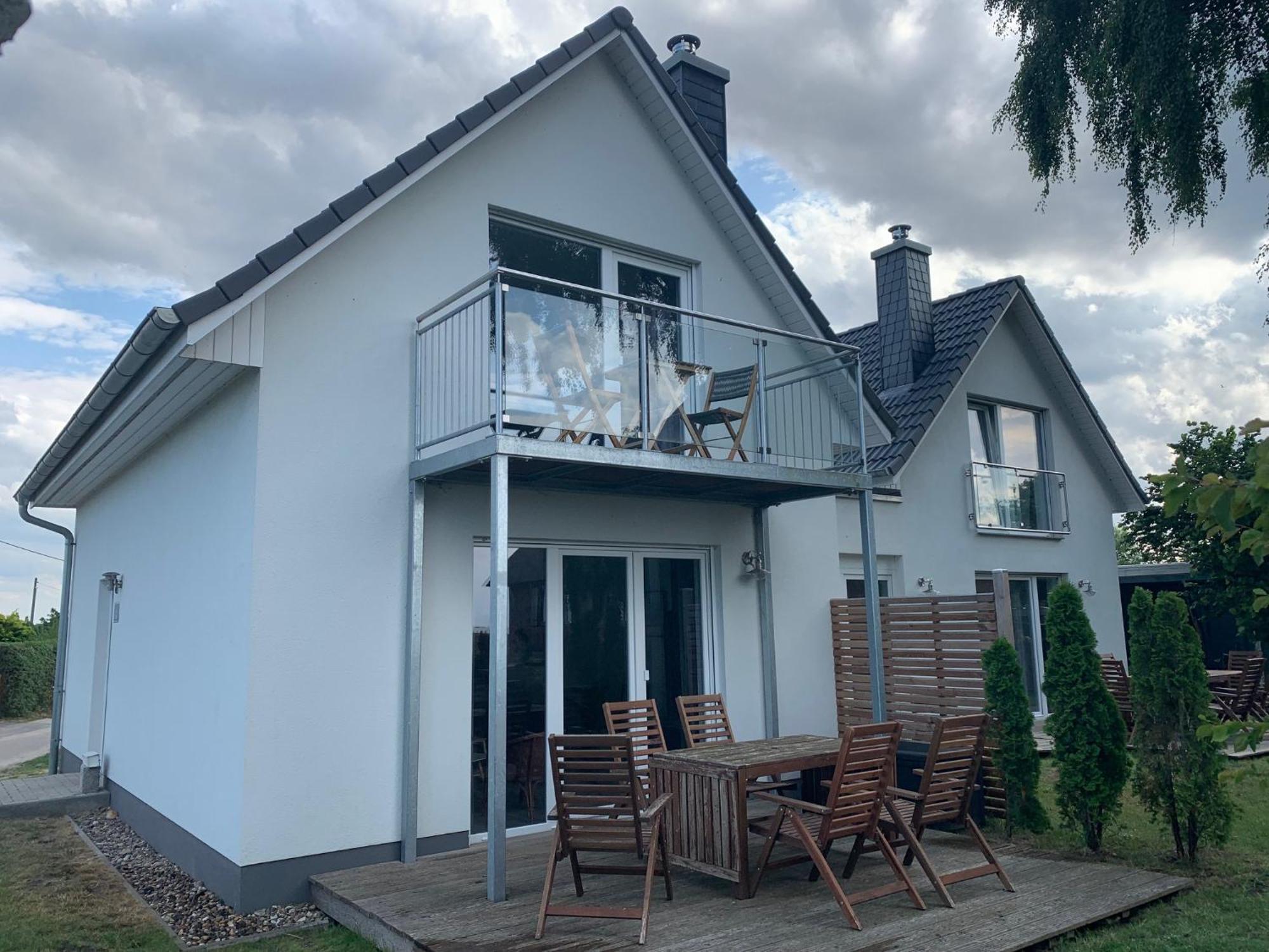 Boddenhus Loissin Villa Bagian luar foto